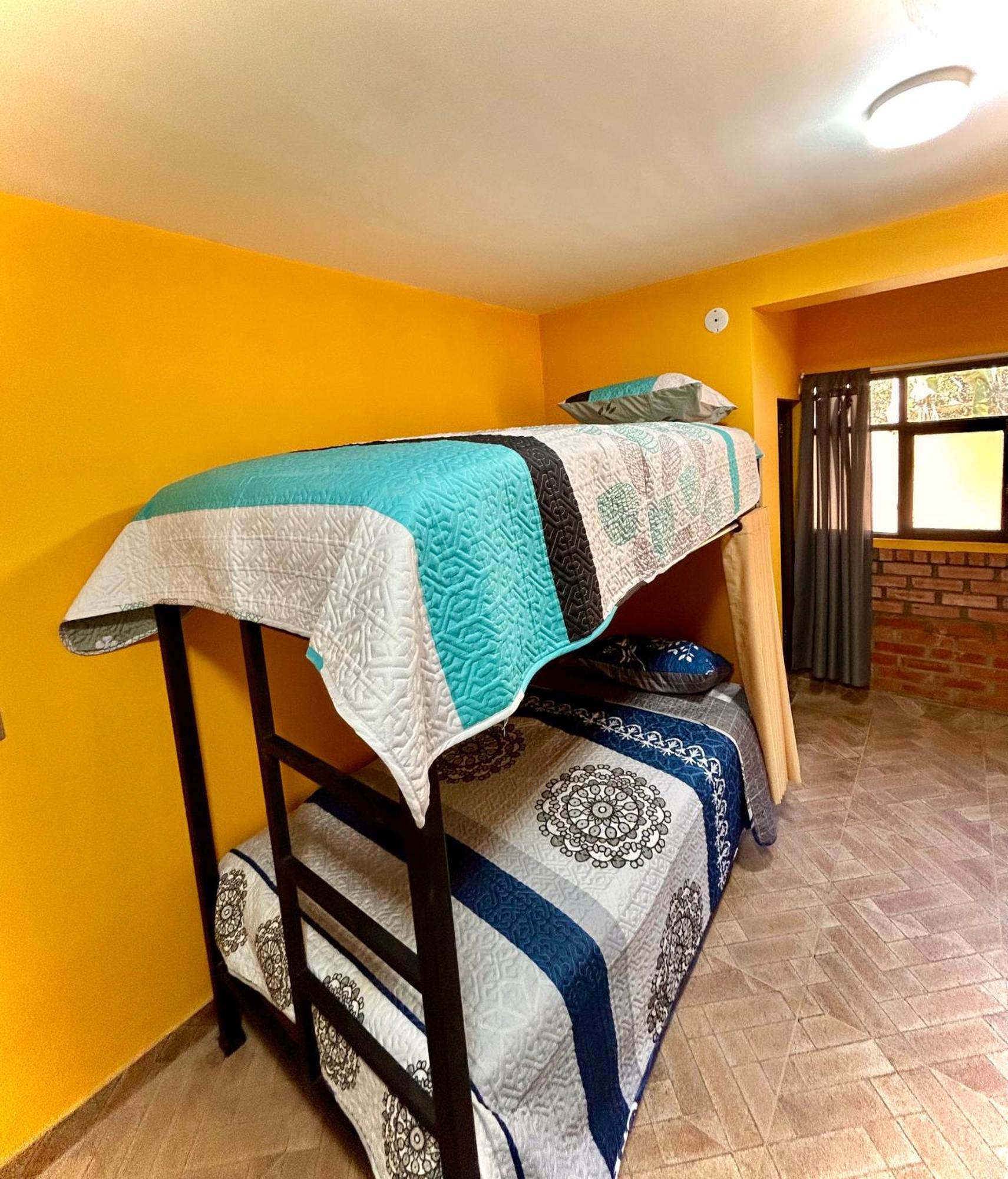 Villa Camila Hostel Coroico Habitación foto